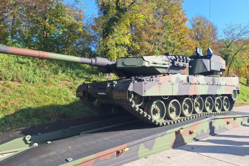 Primer carro de combate Leopard 2A71 dotado del sistema de protección activa Trophy. Foto. Rafael Advanced Systems