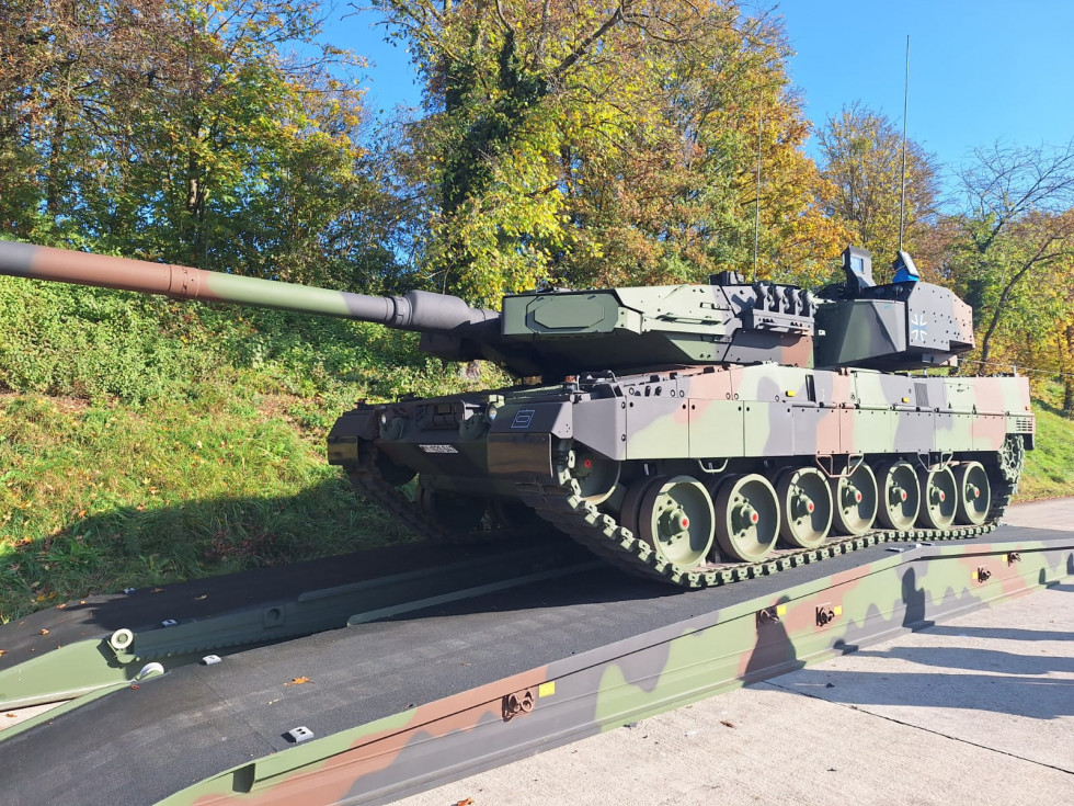 Primer carro de combate Leopard 2A71 dotado del sistema de protección activa Trophy. Foto. Rafael Advanced Systems