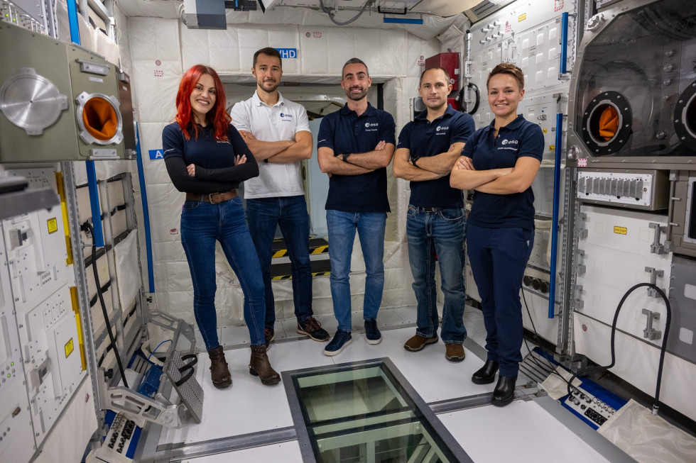 La española García Alonso y otros cuatro miembros de la reserva de astronautas de la ESA inician oficialmente su formación