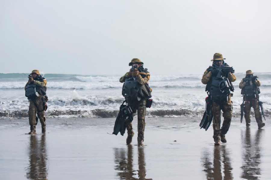 Inserción anfibia de buzos táctico del Comando de Fuerzas Especiales Firma Armada de Chile