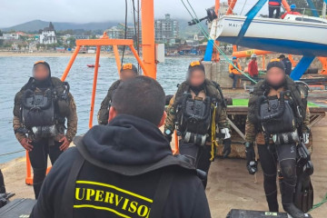 Buzos Tácticos Militares en el primer Curso de Supervisor de Buceo de la Escuela de Paracaidistas y Fuerza Especiales Firma Ejército de Chile