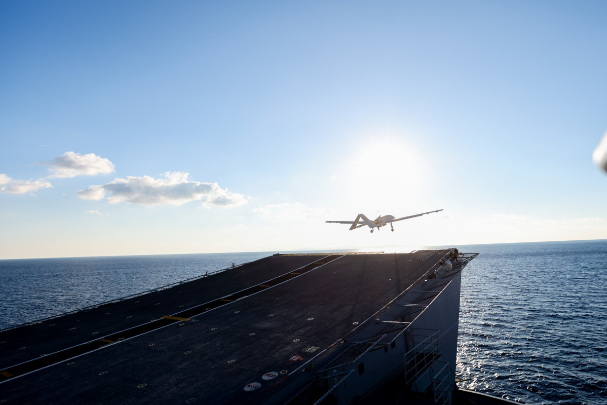 El UCAV TB3 despegando de la cubierta del buque TCG Anadolu. Foto. Baykar