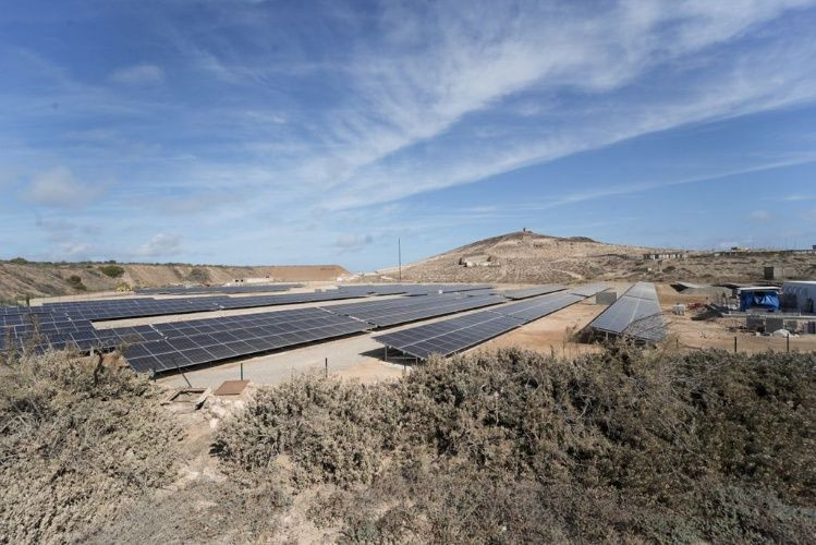 Planta fotovoltaica de la base aerea de Gando