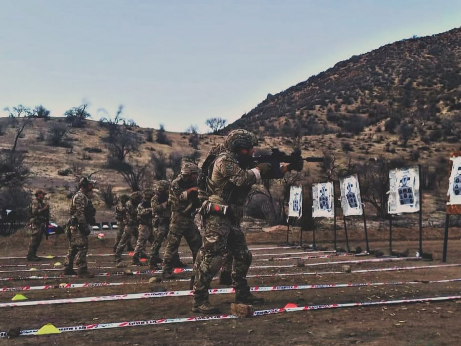 Intercambio profesional entre la Agrupación Especial de Montaña y el Royal Gurkhas Regiment Firma Cazador Andino Chile 002