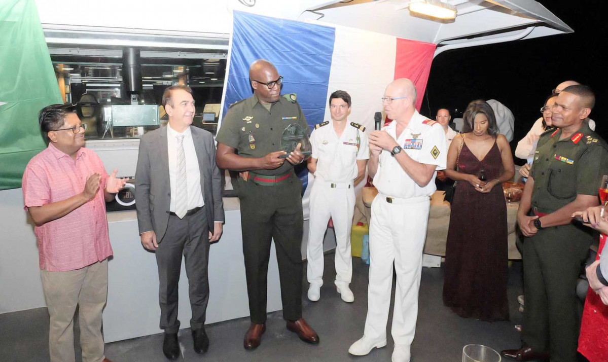 Guyana FzaDefena La Combattante Francia in Suriname and Guyana