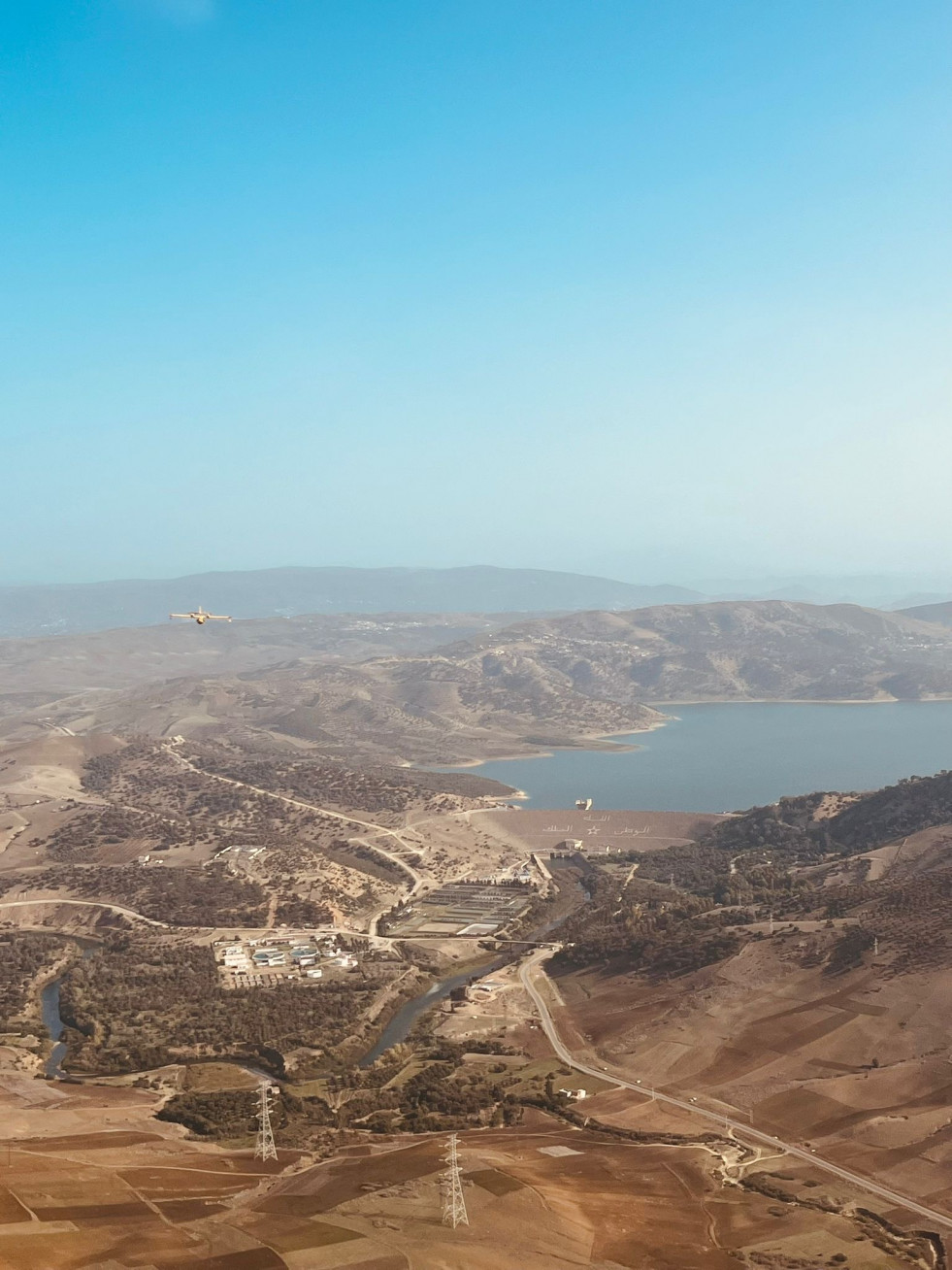 Operaciones de entrenamiento del Grupo 42 con Marruecos en un embalse en Marruecos