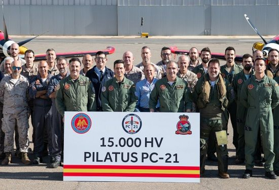 Celebración de las 15.000 horas de vuelo del PC 21