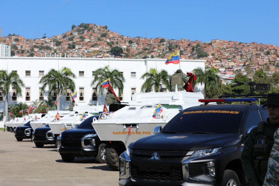 Venezuela FuaerzaArmada Vehiculos entrega PrensaFanb