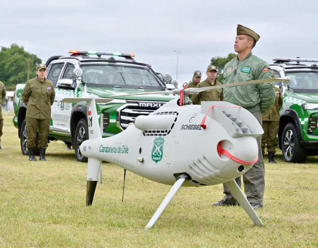 Carabineros de Chile implementa dos UAS Camcopter S-100 para reforzar los servicios policiales en la Macronoza Sur