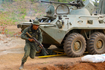 Venezuela Ejercito BTR 80 Ceofanb