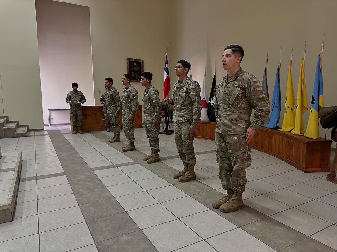 Graduaciu00f3n del Curso Bu00e1sico de Suboficiales del Arma de Caballeru00eda Blindada Firma Escuela de Caballeru00eda Blindada del Eju00e9rcito de Chile