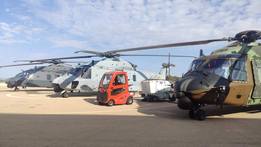 Tres helicopteros de las Fuerzas Armadas