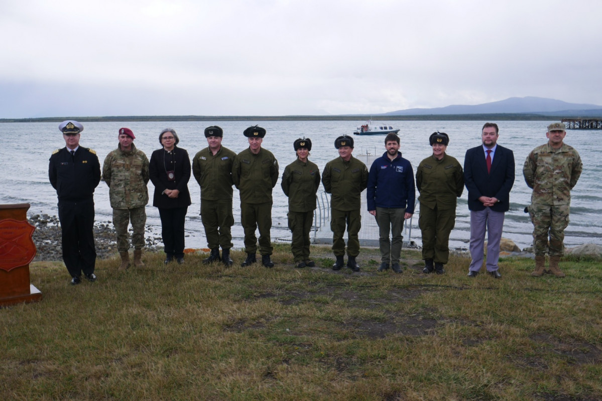 Ceremonia de entrega de la lancha policial LP 115 Verde Legiu00f3n en Puerto Williams Firma Carabineros de Chile