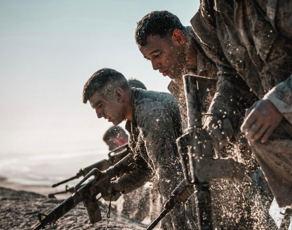 Alumnos del curso básico de Reconocimiento del Cuerpo de Infantería de Marina de Estados Unidos Firma Armada de Chile