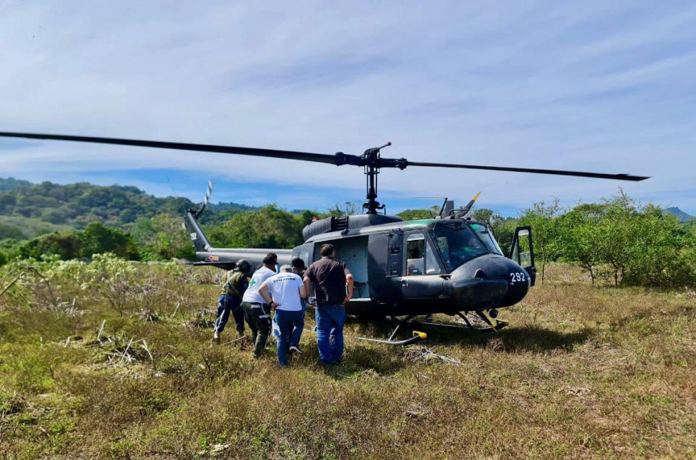 Helicóptero UH 1H de archivo de la Fuerza Aérea Salvadoreña como el accidentado donde murió director de la Policía