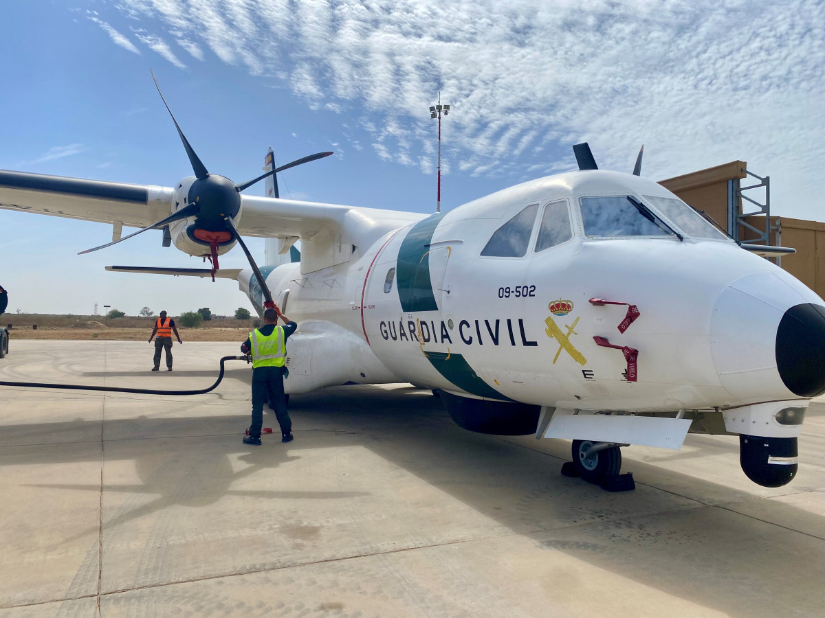 04012025 repostaje del avion CN235 de la GC tras su mision de Vigilancia Maritima