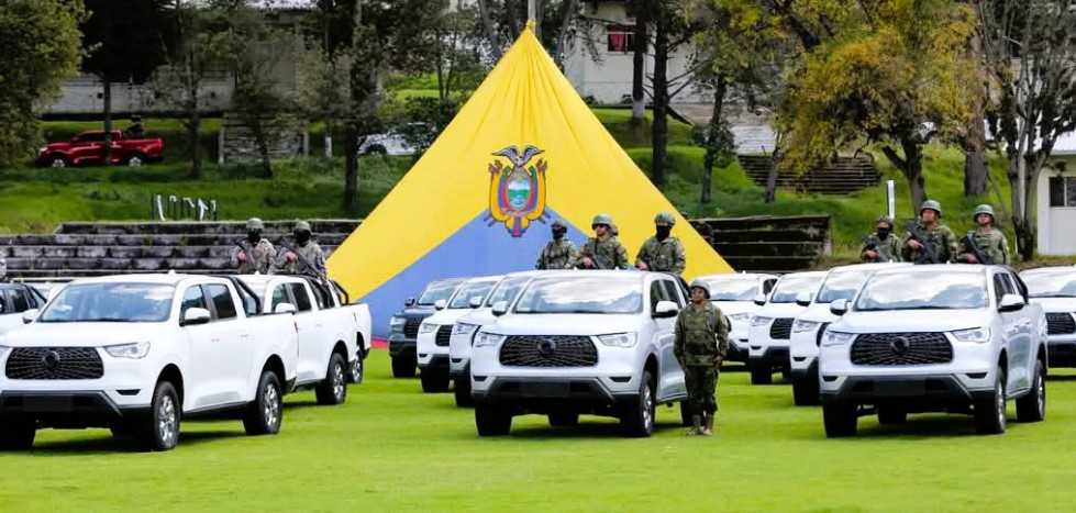 Camionetas Ejercito. FFAA Ecuador