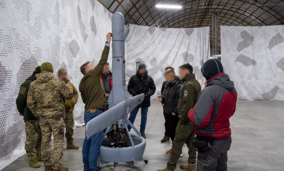 Shield AI adiestra a la Fuerza de Sistemas no Tripulados de Ucrania en el uso de drones V-BAT