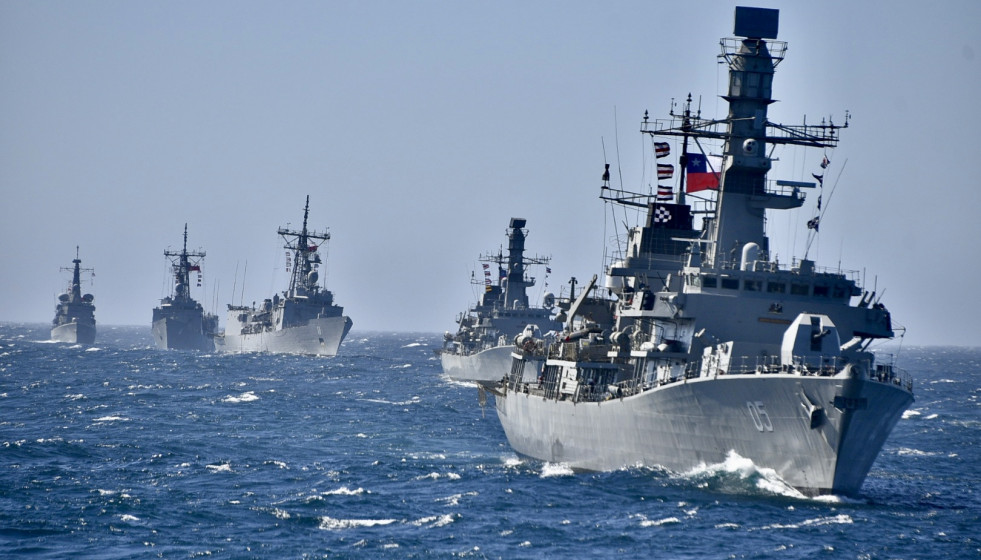 Fotogalería: La Escuadra Nacional de la Armada de Chile despliega su capacidad de combate en la costa de Valparaíso