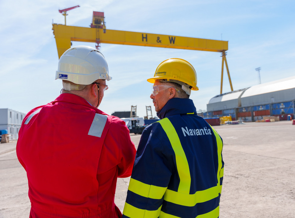 Un trabajador de Navantia en instalaciones de H&W en Reino Unido. Foto. Navantia