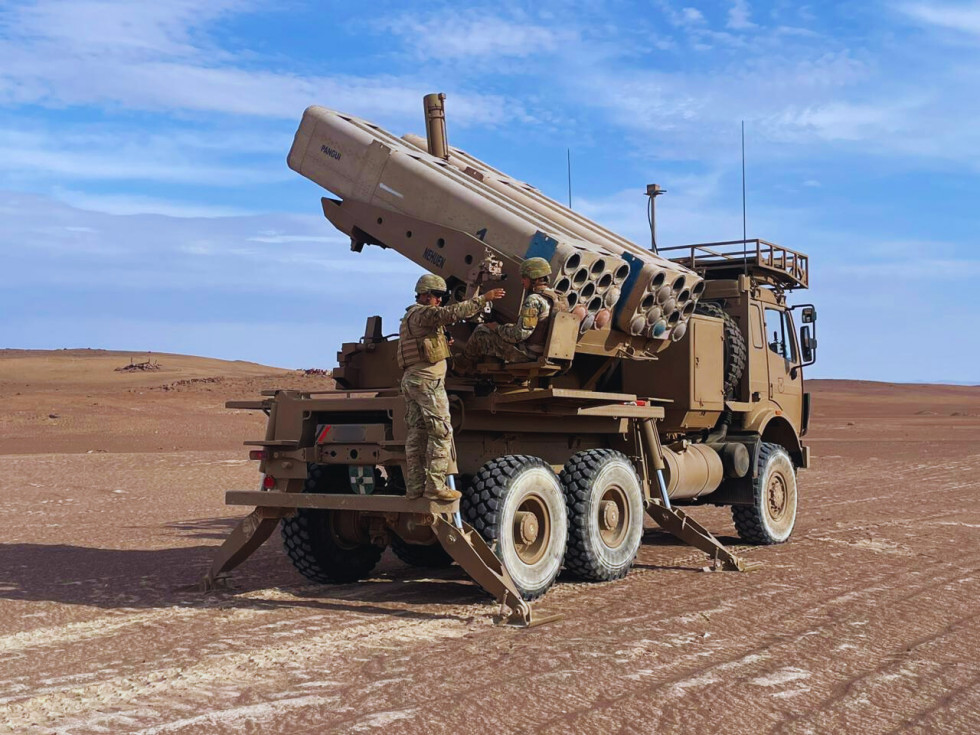 Sistema de Artillería de Cohetes LAR 160 desplegado en Pampa Chaca Firma Brigada Motorizada N°4 Rancagua del Ejército de Chile