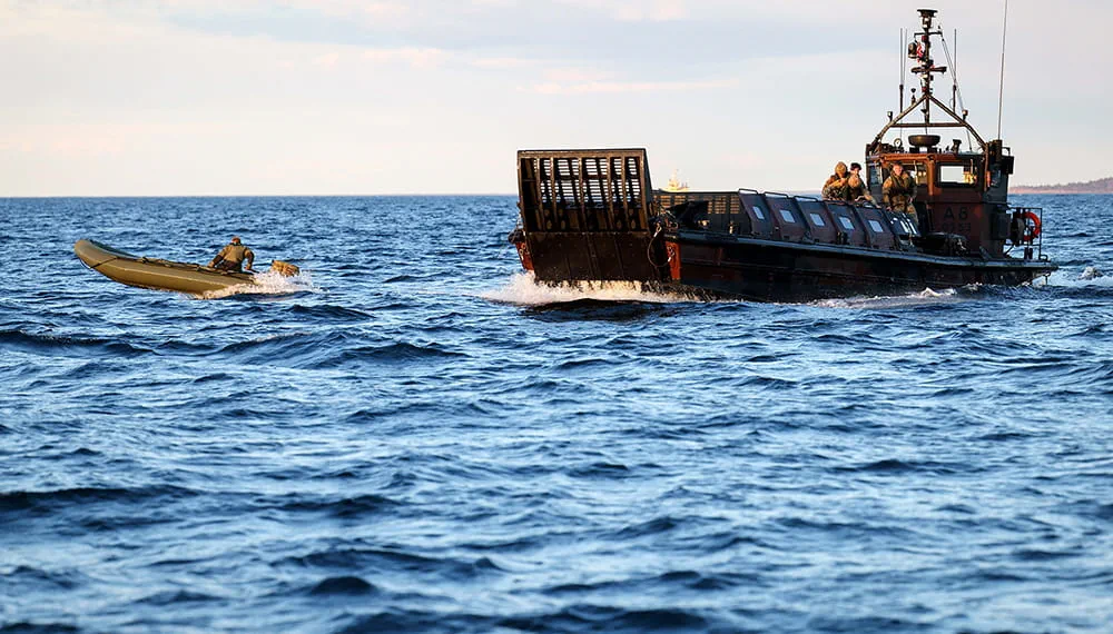 Royal Navy Equipment Albion Class 03 deploying the marines