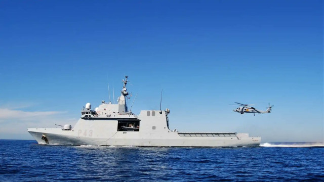 La gallega Marine Instruments embarca su dron M5D Airfox en el BAM Relámpago de la Armada Española