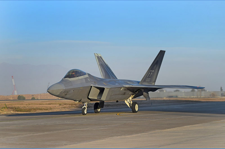 Caza Lockheed Martin F 22 Raptor de la USAF en Fidae 2022 Firma Fuerza Aérea de Chile