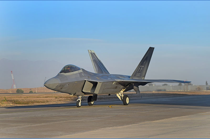 Caza Lockheed Martin F 22 Raptor de la USAF en Fidae 2022 Firma Fuerza Aérea de Chile