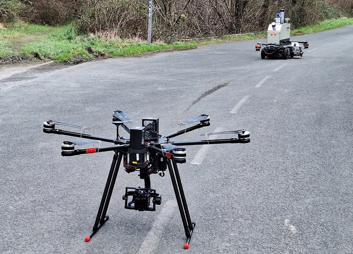 Catec desarrolla presenta un multirrotor impulsado por IA para la monitorización de obras y el mantenimiento de carreteras