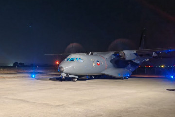 Avión P 295 Persuader del Escuadrón VP 1 en las instalaciones del Grupo Aeronaval Talcahuano en el aeropuerto Carriel Sur Firma Armada de Chile