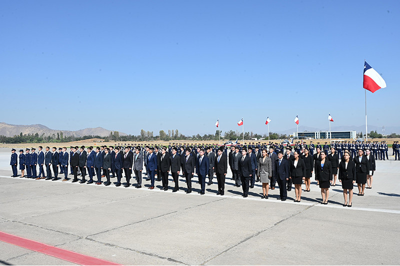 Cadetes reclutas de la promoción 2025 2027 de la Escuela de Aviación Capitán Manuel Ávalos Prado Firma FACh