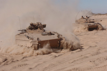 Carro Marder 1A3 y tanque Leopard 2A4 operando en Tarapacá Firma Ejército de Chile