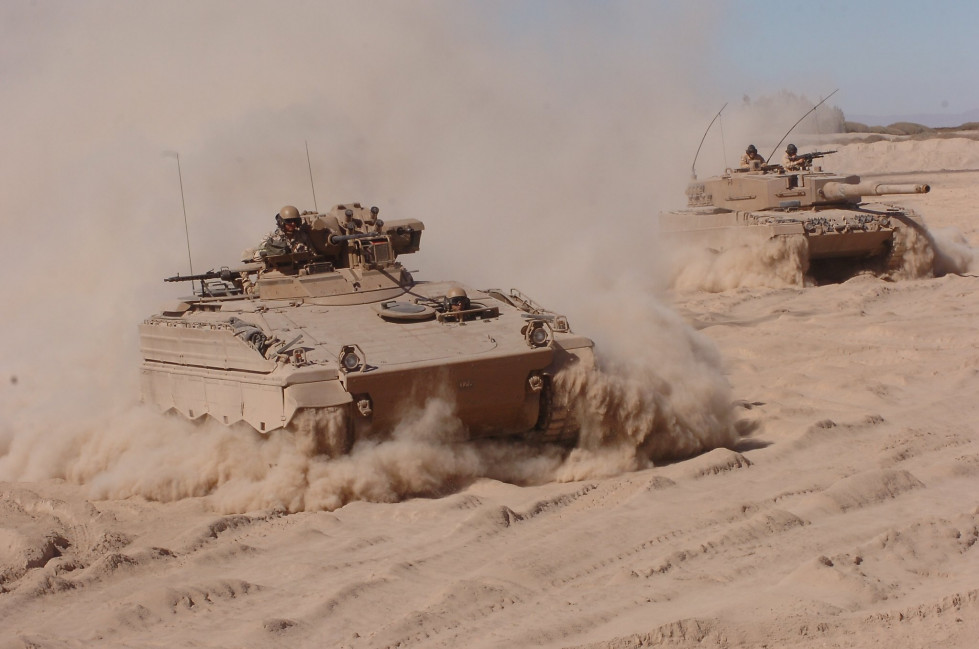 Carro Marder 1A3 y tanque Leopard 2A4 operando en Tarapacá Firma Ejército de Chile