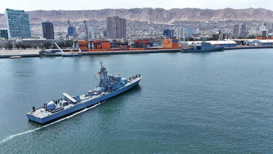 Recalada de la LAM 34 Angamos al puerto de Antofagasta Firma Armada de Chile