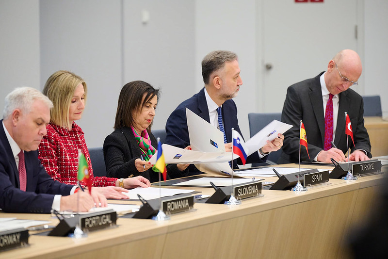 Robles en la reunión de ministros de Defensa de la OTAN