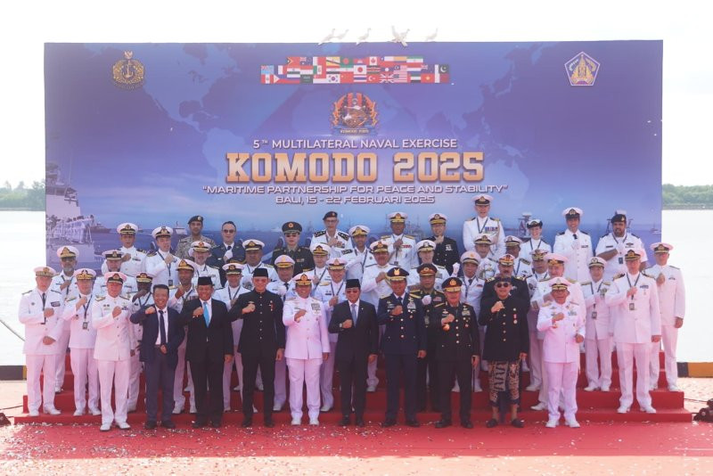 Ejercicio naval multilateral  Komodo 2025 Firma Armada de Chile 002