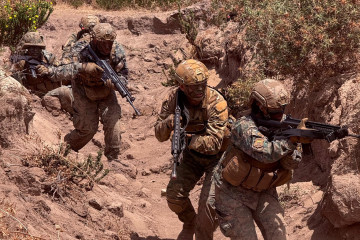 Alumnos de la Escuela Militar en el período de instrucción inicial en Pichicuy Firma Ejército de Chile