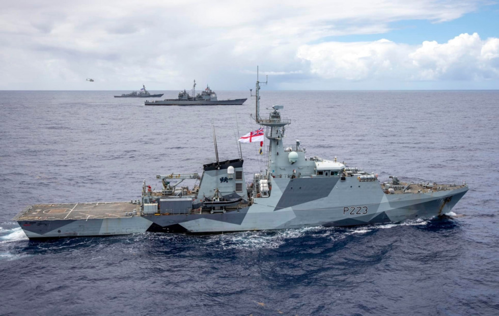 RUnido Armada HMS Medway USNavalForcesSouthCom US 4th Fleet