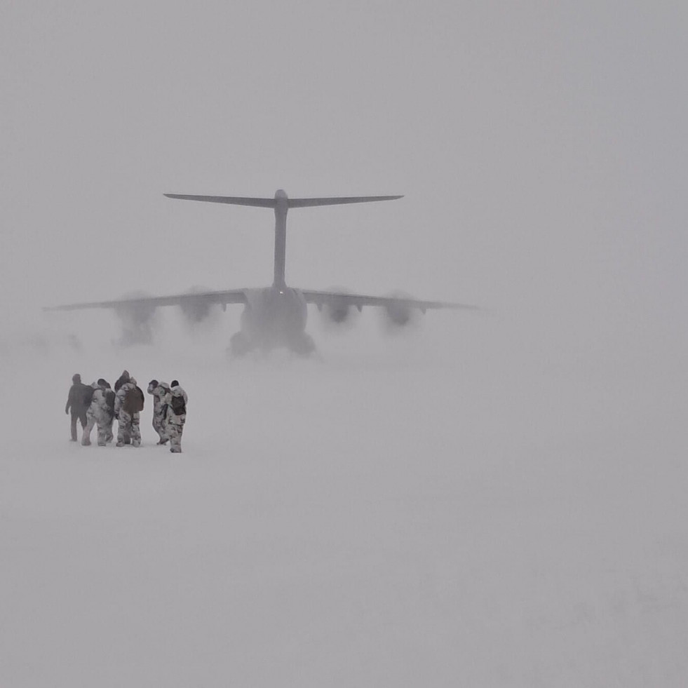 Avión A400M francés en el Ártico. Foto. Ejército del Aire y del Espacio de Francia 02